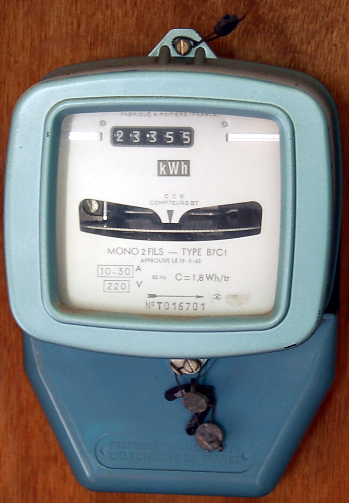 Boîtier bleu fermé et plombé, index mécanique en kWh et disque visible dans une fenêtre ; inscription MONO 2 FILS — TYPE B7C1.